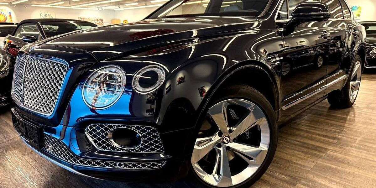 Bentley Bentayga 24.867 km 136.800 &euro; Schwalbach/ Saar 66773