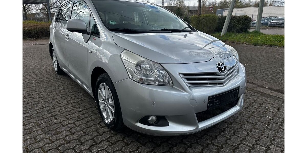Toyota Verso 180.000 km 6.790 &euro; Saarlouis 66740