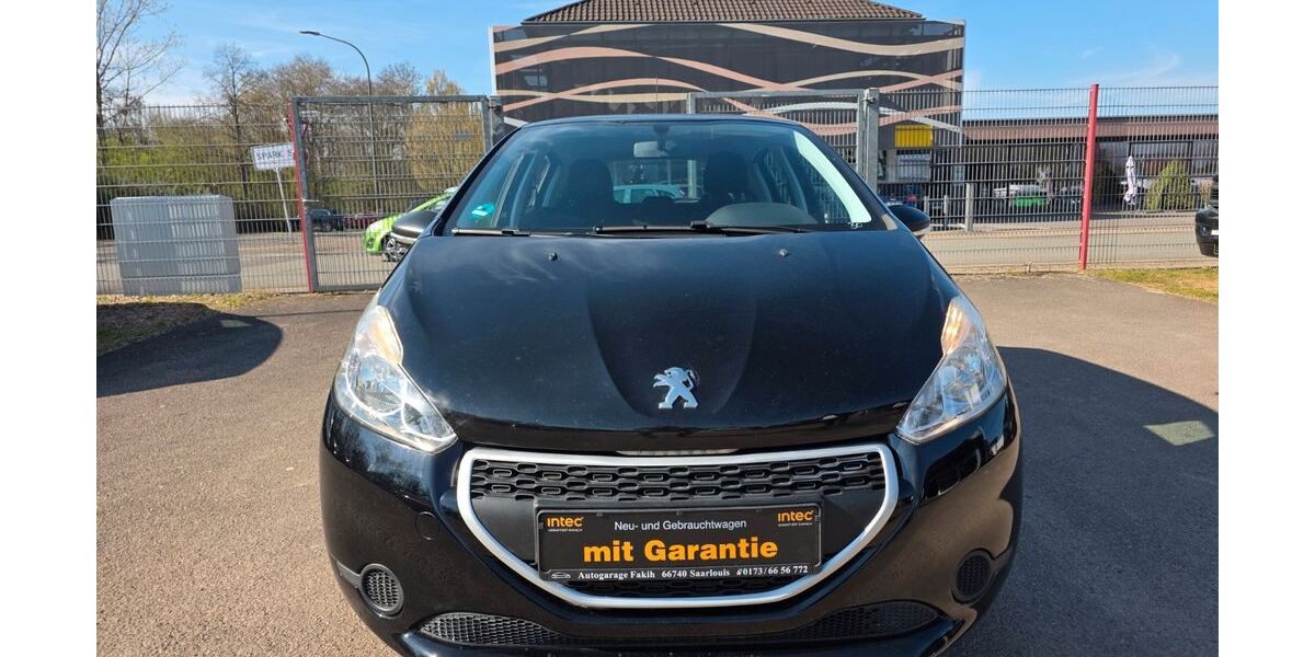 Peugeot 208 99.900 km 6.950 &euro; Saarlouis 66740
