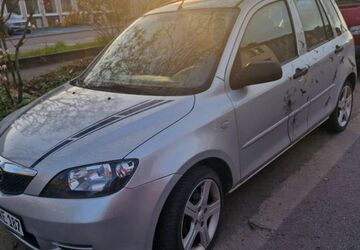 Mazda 2 124.000 km 2.499 &euro; Völklingen 66333