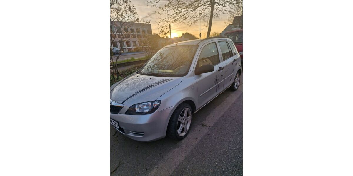 Mazda 2 124.000 km 2.499 &euro; Völklingen 66333