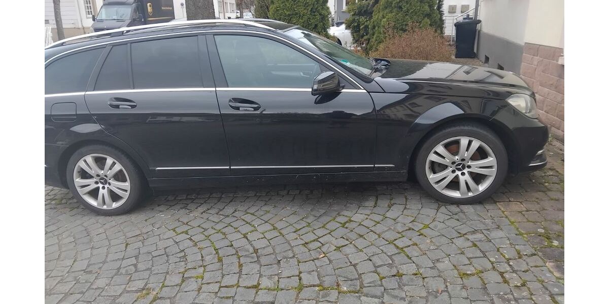 Mercedes-Benz 220 310.000 km 5.500 &euro; Marpingen 66646