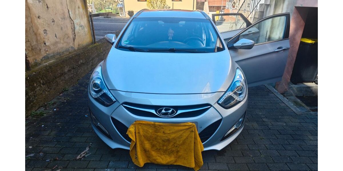 Hyundai i40 141.000 km 8.000 &euro; Völklingen 66333