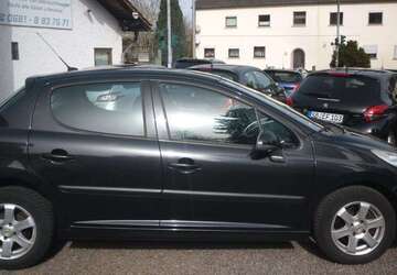 Peugeot 207 124.000 km 2.890 &euro; Saarbrücken 66119