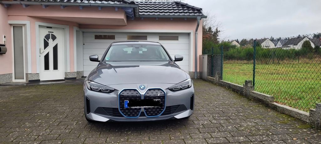 BMW i4 50.200 km 32.000 &euro; Schwalbach 66773