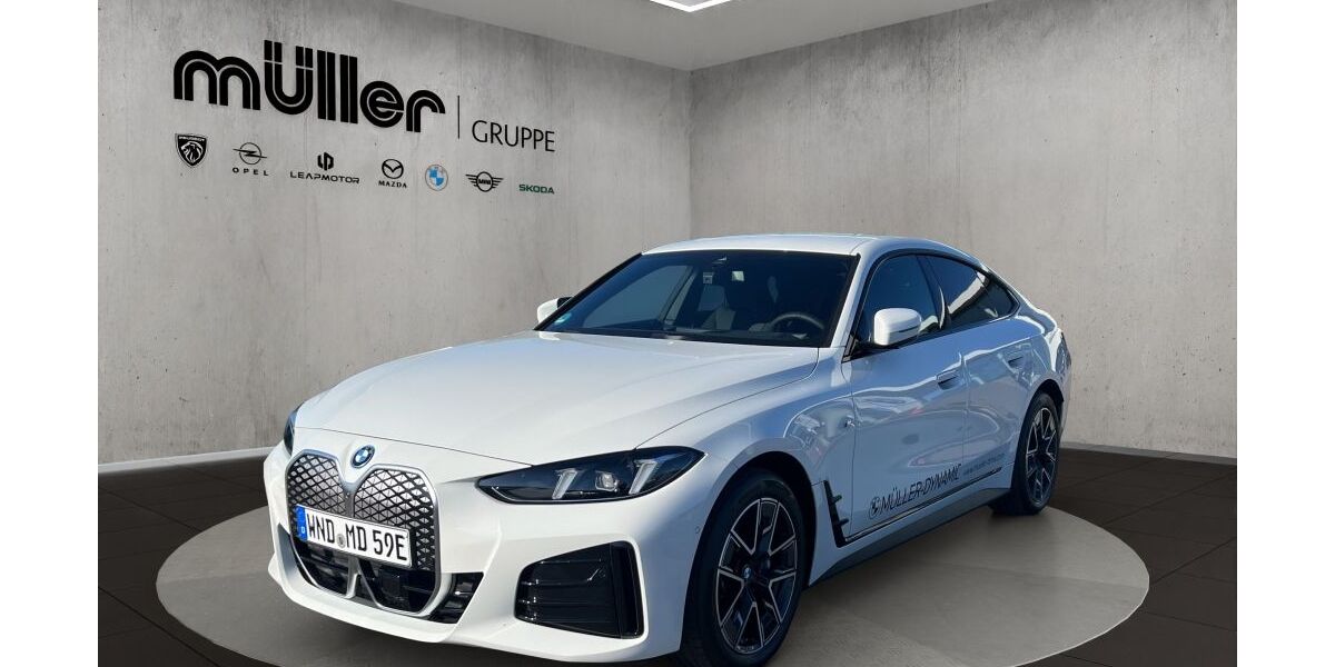 BMW i4 2.000 km 51.890 &euro; Lebach 66822