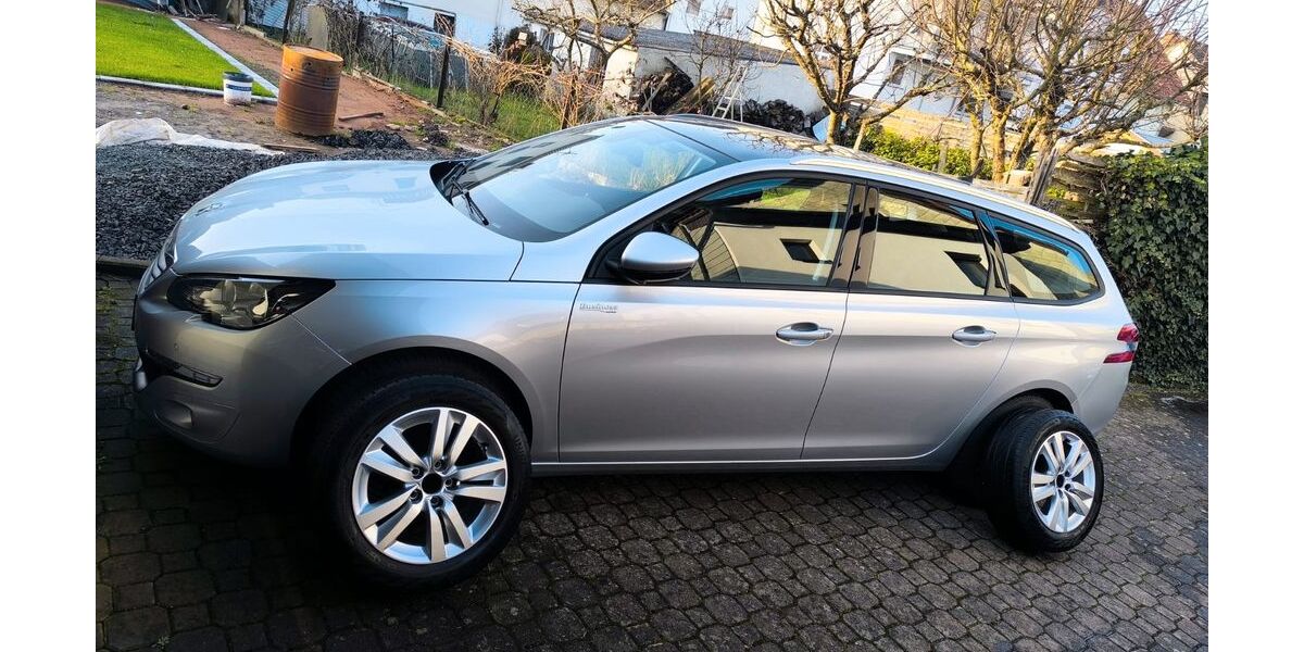 Peugeot 308 129.300 km 7.000 &euro; Schwalbach 66773
