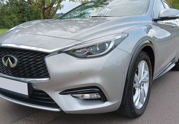 INFINITI Q30 137.000 km 13.500 &euro; Nalbach 66809