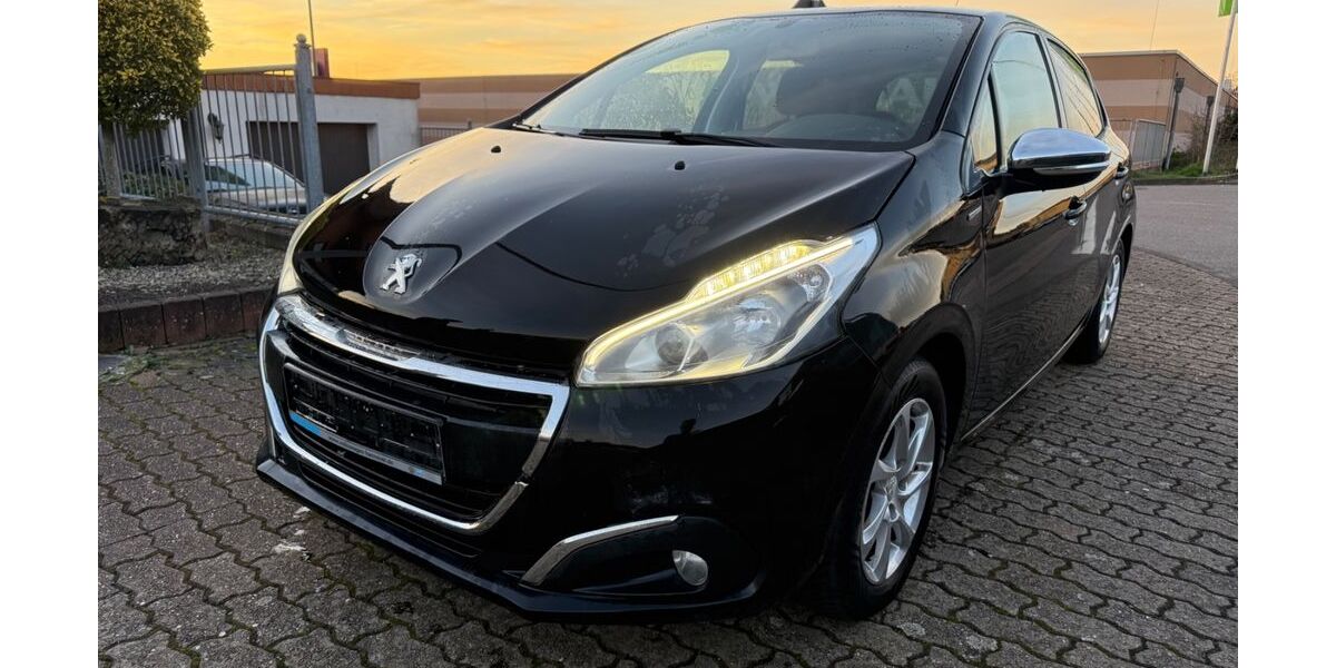 Peugeot 208 141.000 km 4.900 &euro; Saarlouis 66740