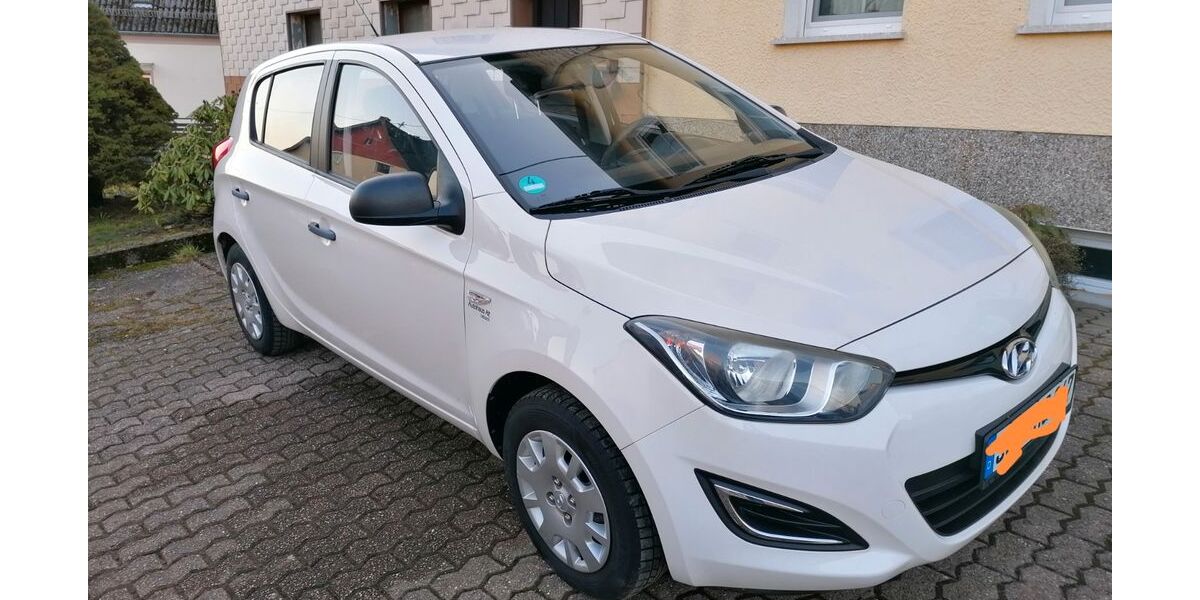 Hyundai i20 86.000 km 5.400 &euro; Lebach 66822