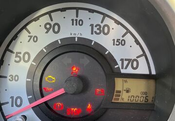 Peugeot 107 100.500 km 2.499 &euro; Saarbrücken 66113