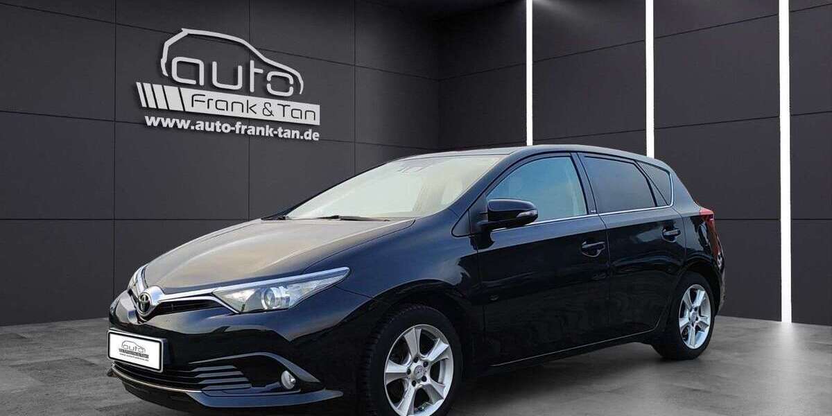 Toyota Auris 135.000 km 11.590 &euro; Schmelz 66839