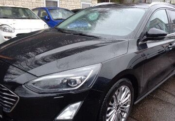 Ford Focus 95.302 km 10.200 &euro; Saarbrücken 66119