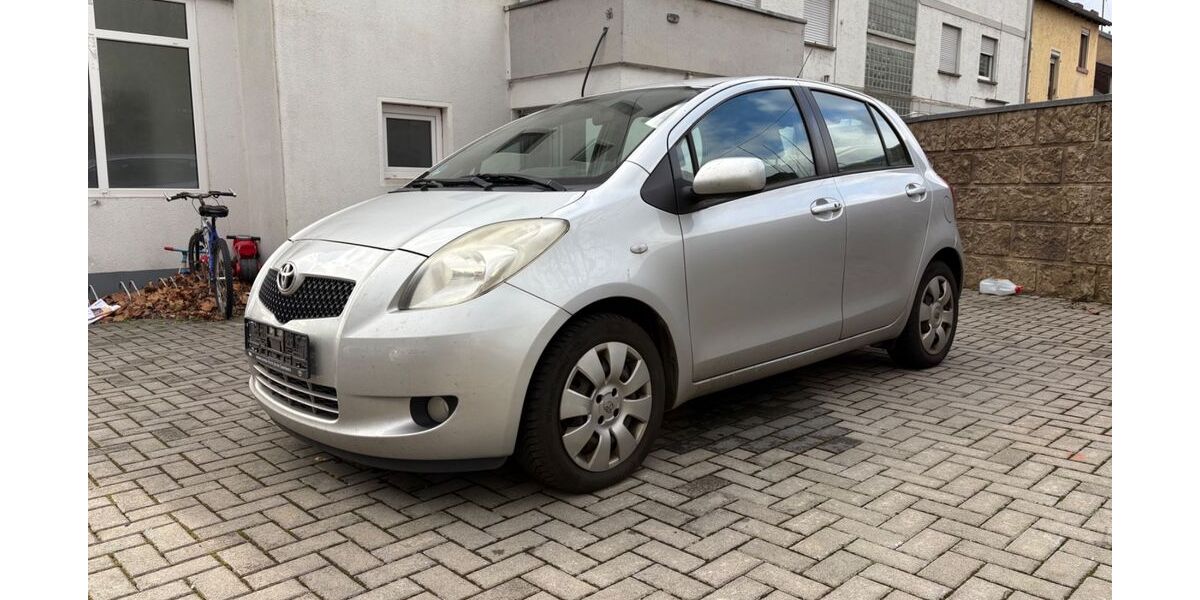 Toyota Yaris 149.010 km 3.400 &euro; Saarbrücken 66126