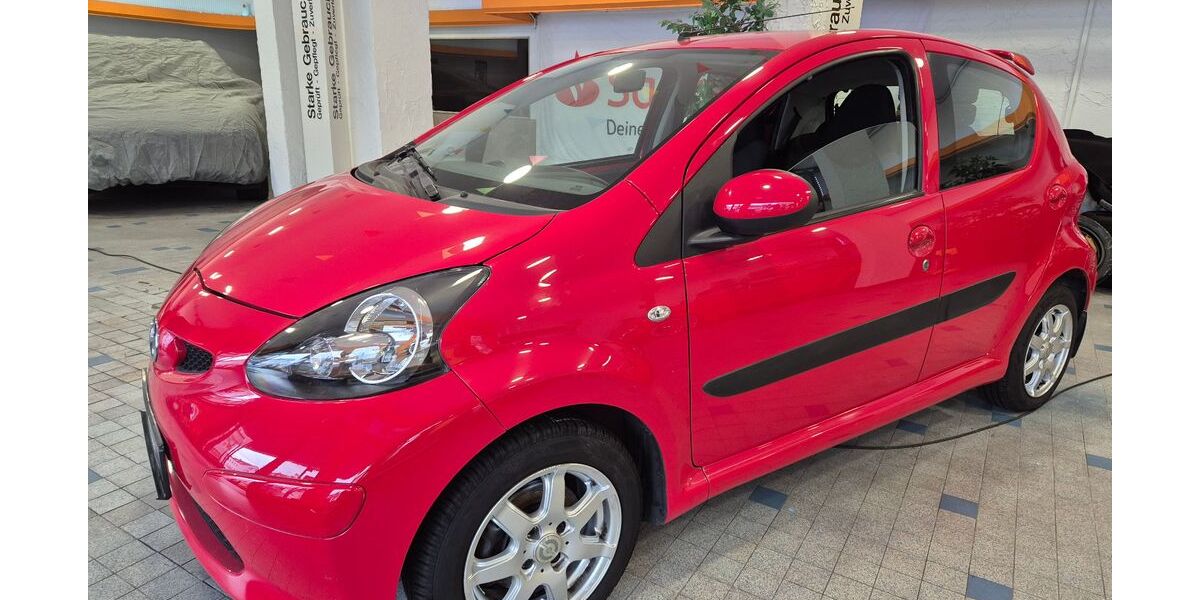 Toyota Aygo (X) 89.000 km 7.380 &euro; Völklingen 66333