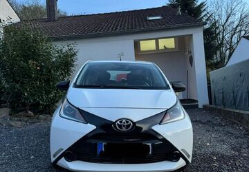 Toyota Aygo (X) 108.000 km 4.499 &euro; Völklingen 66333