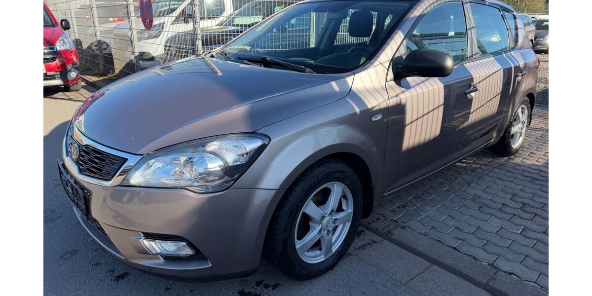 Kia ceed / Ceed 355.000 km 2.500 &euro; Saarlouis 66740