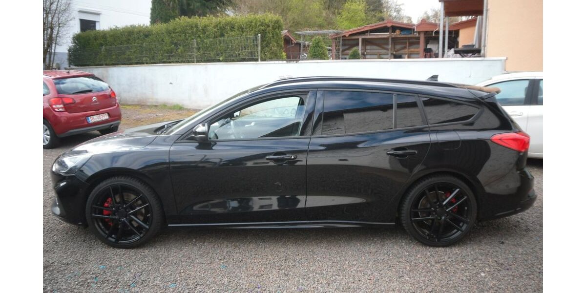 Ford Focus 48.000 km 22.990 &euro; Saarbruecken 66119