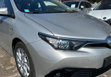 Toyota Auris 182.000 km 8.990 &euro; Ensdorf 66806