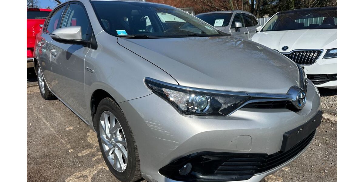 Toyota Auris 182.000 km 8.990 &euro; Ensdorf 66806
