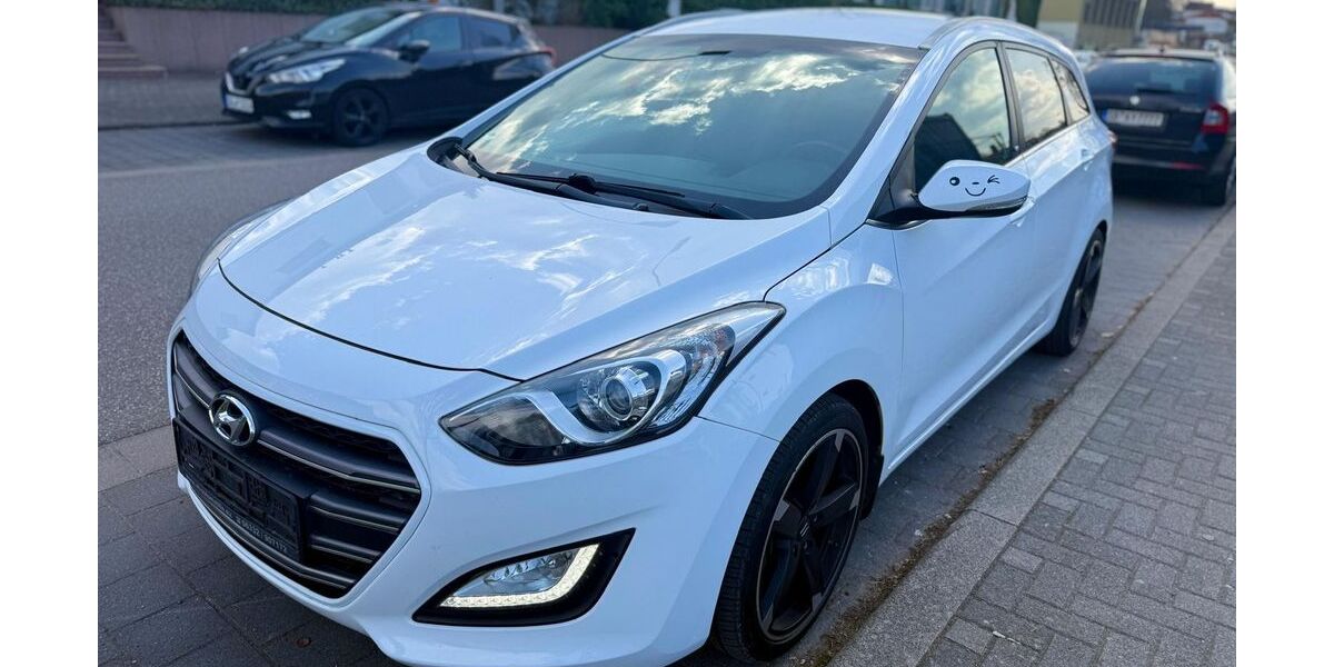 Hyundai i30 120.796 km 9.990 &euro; Saarbrücken Dudweiler 66125